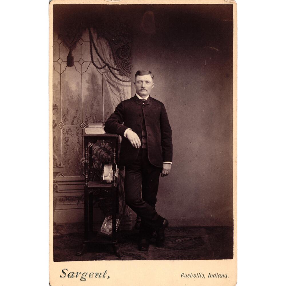 Antique Cabinet Card Photo Victorian Man Sargent Studio Rushville‎ Indiana